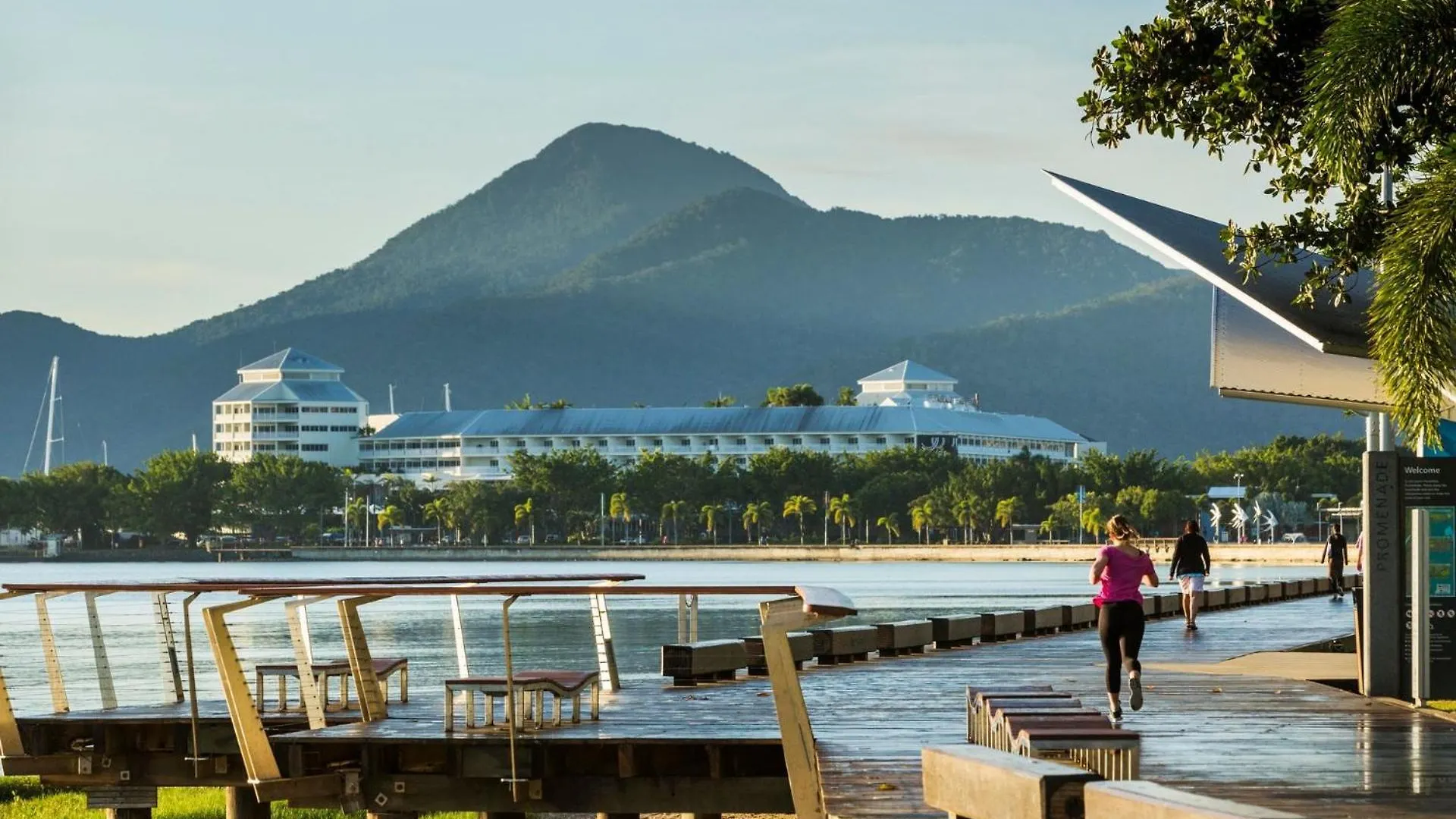 Belle Escapes Rydges Plaza Esplanade Luxury 2-Bedroom Apartment Cairns