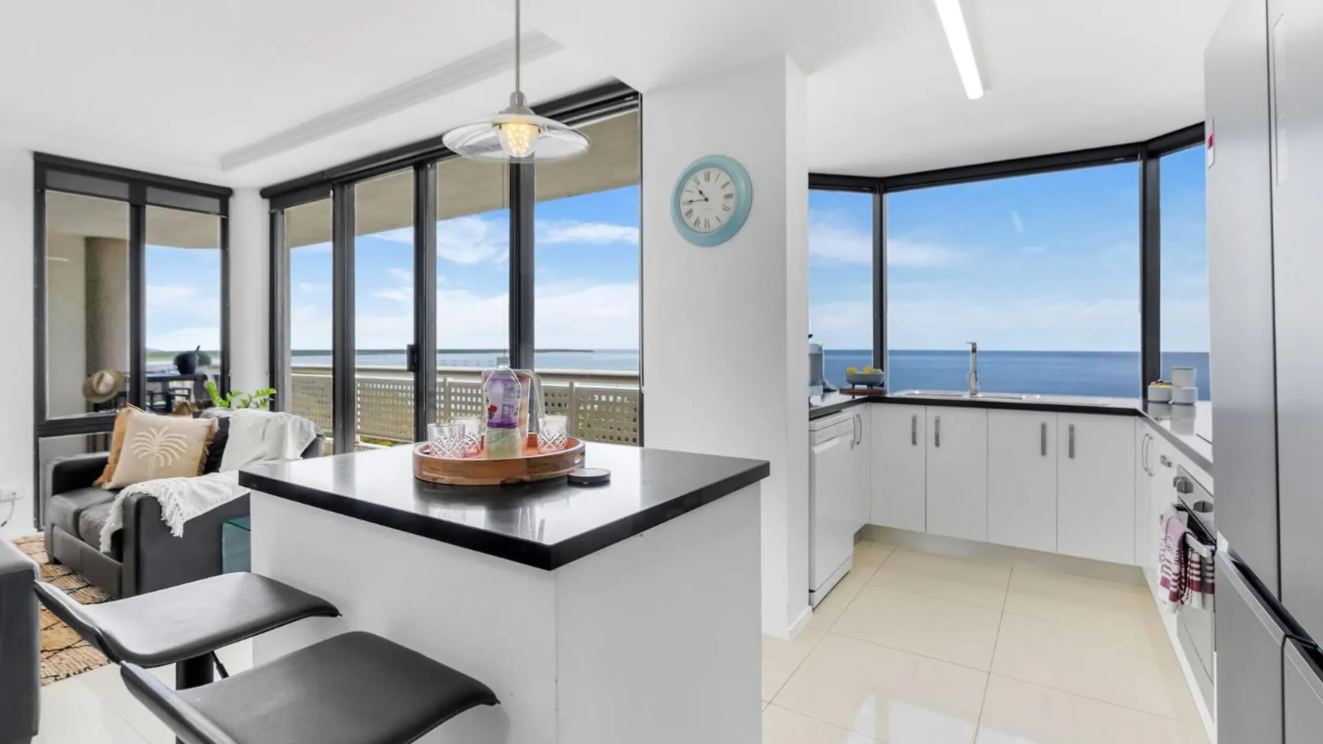 Belle Escapes Rydges Plaza Esplanade Luxury 2-Bedroom Apartment Cairns Austrália