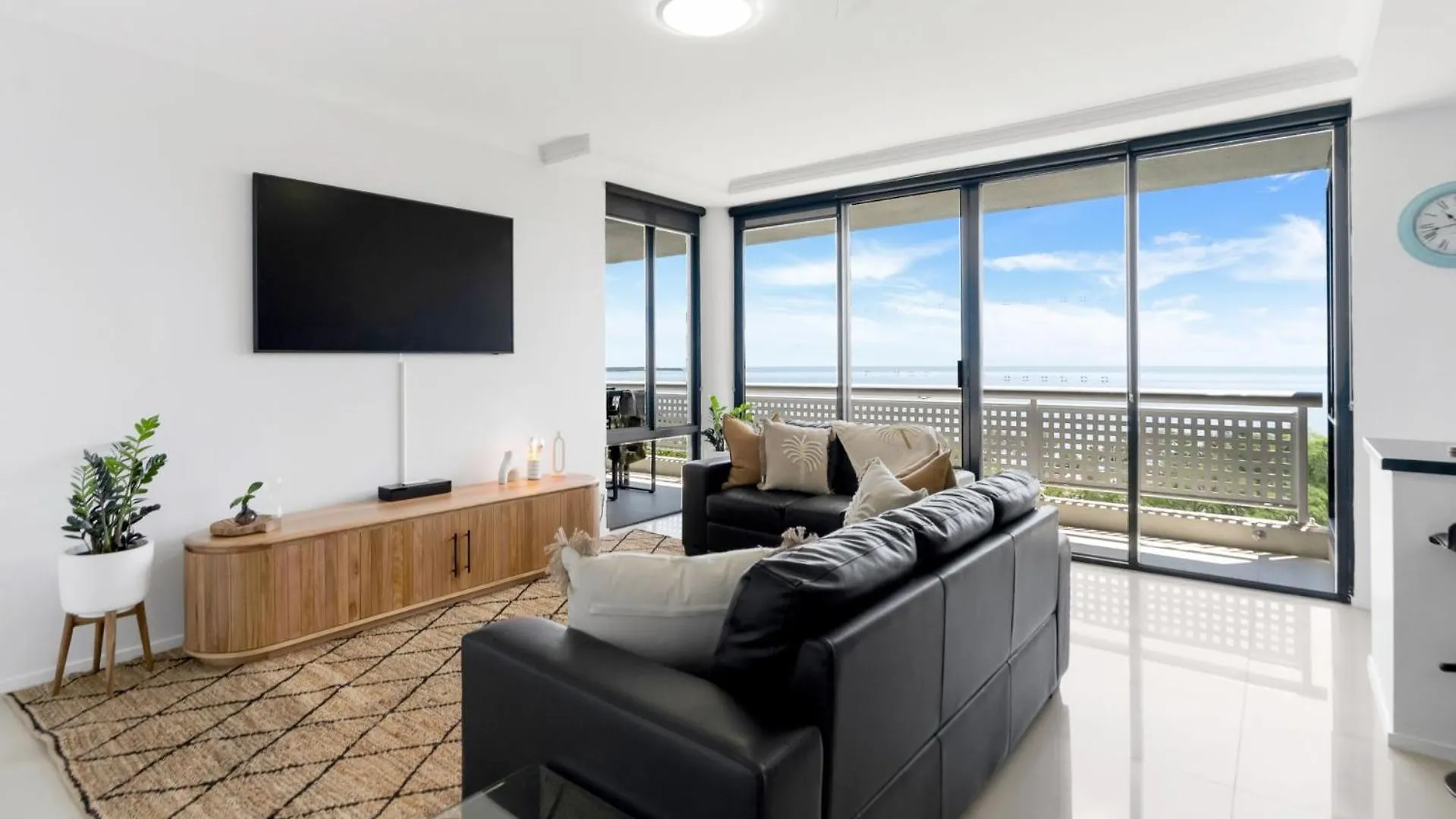 Belle Escapes Rydges Plaza Esplanade Luxury 2-Bedroom Apartment Cairns 0*,  Austrália