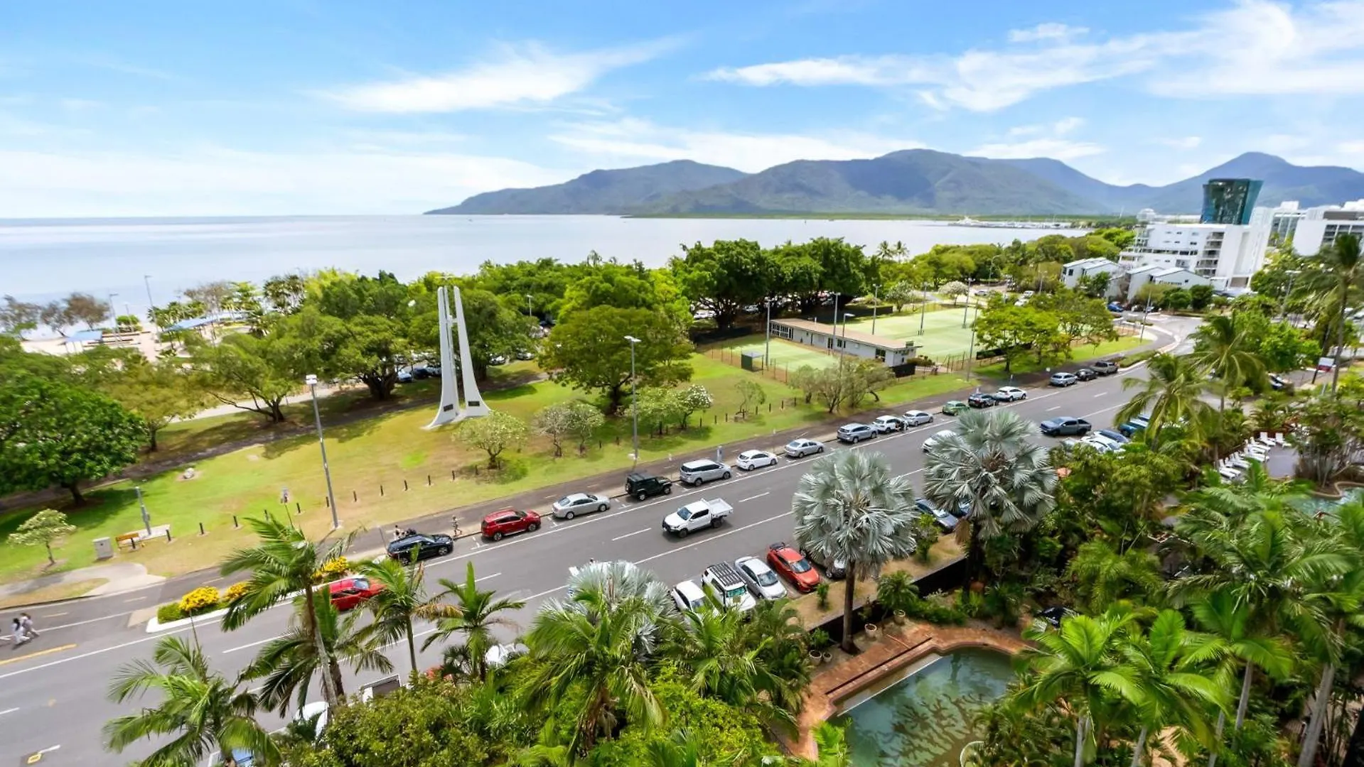 Belle Escapes Rydges Plaza Esplanade Luxury 2-Bedroom Apartment Cairns
