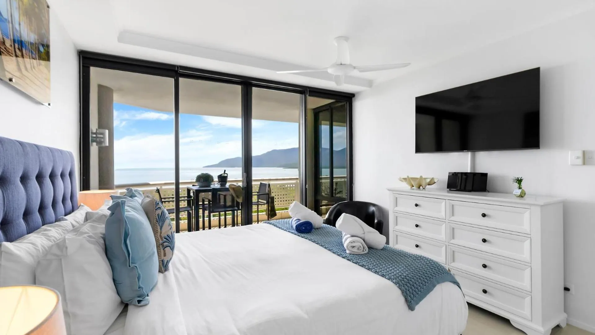 Belle Escapes Rydges Plaza Esplanade Luxury 2-Bedroom Apartment Cairns
